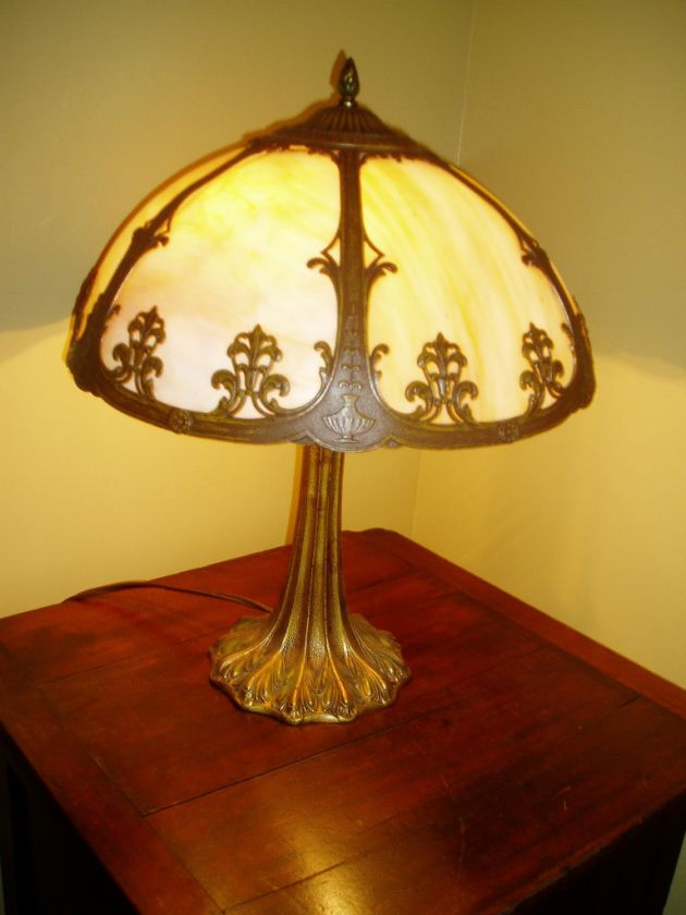 WONDERFUL ANTIQUE ART NOUVEAU PANELED GLASS LAMP  